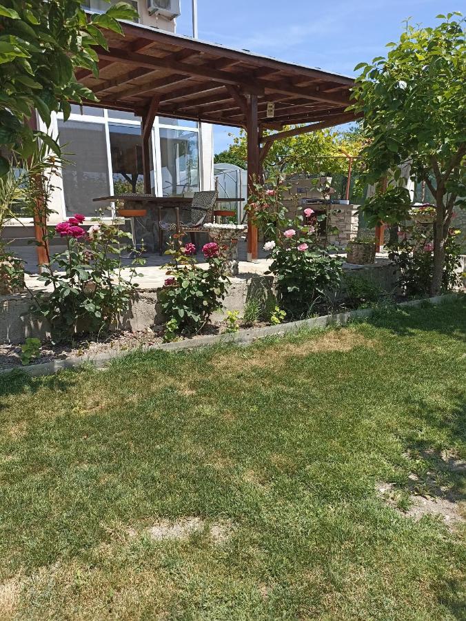 Appartamento Stai Za Gosti Bazdarovi Byala  Esterno foto